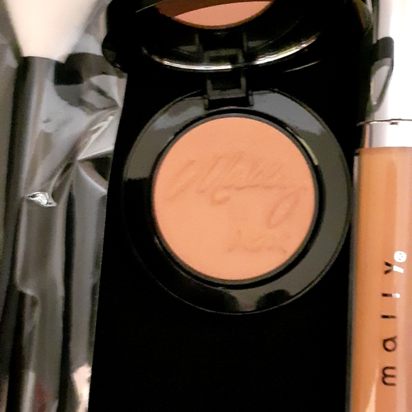 Mally Beauty - Picture 3 of 7